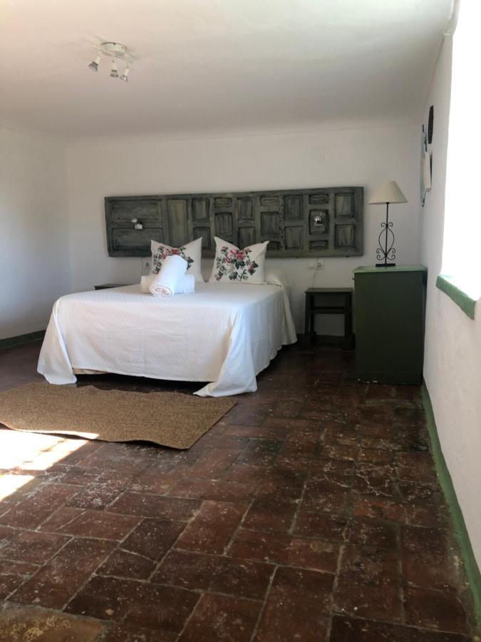 Casa Del Almezo Guest House Almodovar del Rio Luaran gambar