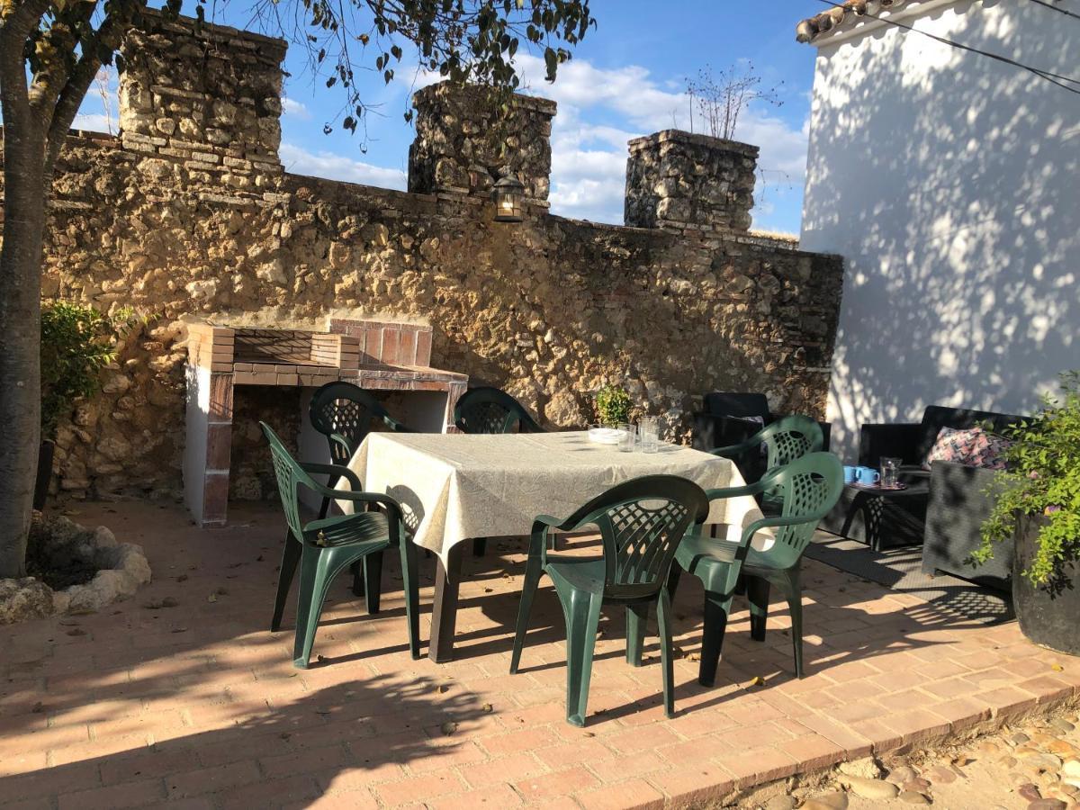 Casa Del Almezo Guest House Almodovar del Rio Luaran gambar